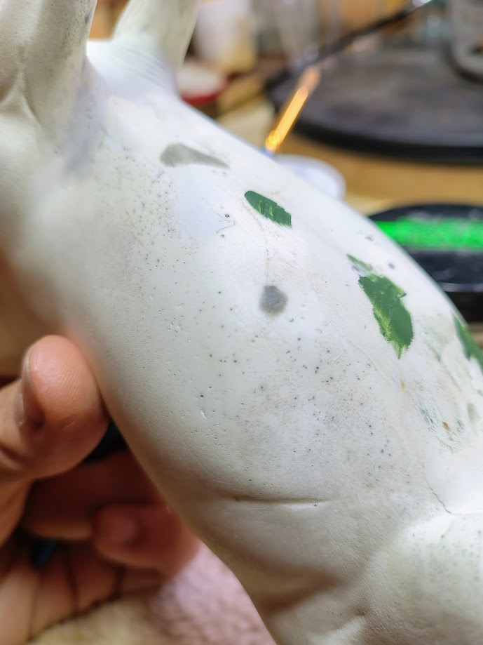 Bulles d'aires apparentes lors de la prep d'un cheval pour du modélisme équin.