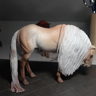 Robe aux pastels sur un custom